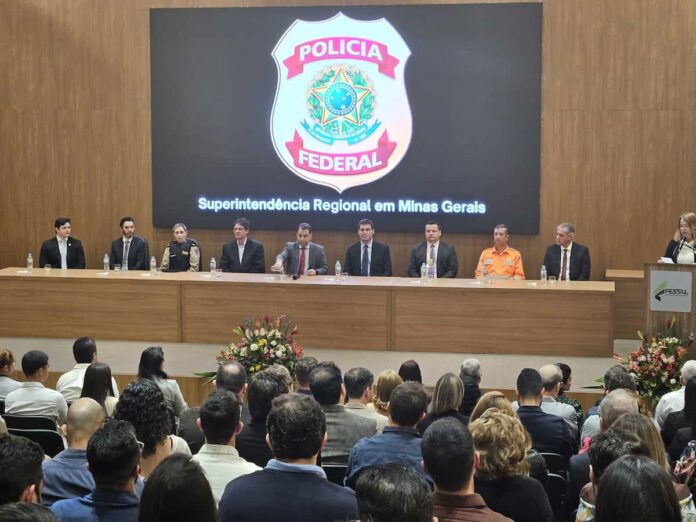 Varginha recebe novo delegado da Polícia Federal em solenidade oficial Varginha recebe novo delegado da Polícia Federal em solenidade oficial