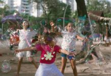 Festival de Bolhas Gigantes acontece neste domingo na Praça da Fonte Festival de Bolhas Gigantes