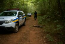 Corpo é encontrado em estado de decomposição na zona rural de Varginha Polícia Militar foi acionada por denúncia anônima; corpo estava em trilha de difícil acesso, na região dos Três Córregos