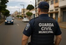 Homem com mandado de prisão aberto é conduzido pela GCM de Varginha após ataque de cão a criança Guarda Civil Municipal