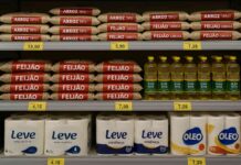 Cesta básica sobe 5,59% em Varginha e já consome metade do salário mínimo líquido Cesta básica em Varginha: levantamento de preços em 3 supermercados mostra variação de até R$ 62