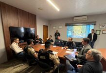 Prefeito Leonardo Ciacci reúne Forças de Segurança para combater vandalismo em Varginha Prefeito Leonardo Ciacci reúne com a Forças de Segurança para juntos buscarem uma solução para os vandalismo na cidade