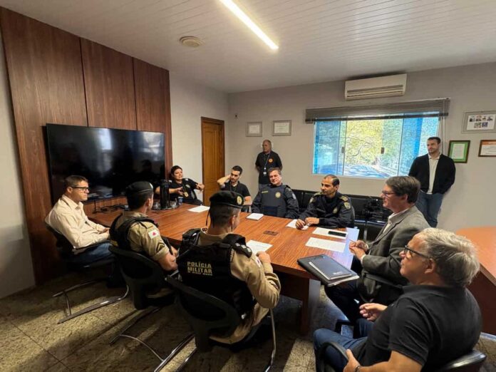 reuniao-forcas-de-seguranca Prefeito Leonardo Ciacci reúne com a Forças de Segurança para juntos buscarem uma solução para os vandalismo na cidade