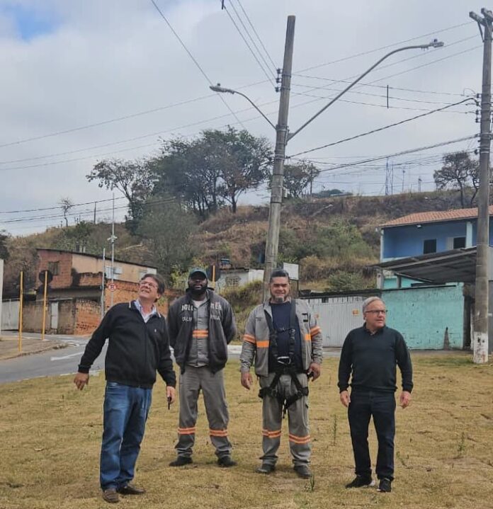 vandalismo-no-bairro-sao-francisco Vandalismo em trevo recém-construído deixa bairro São Francisco sem iluminação em Varginha