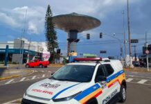 Polícia Militar prende três foragidos da Justiça em menos de 10 horas em Varginha Carro da Polícia Militar Centro Nave Varginha