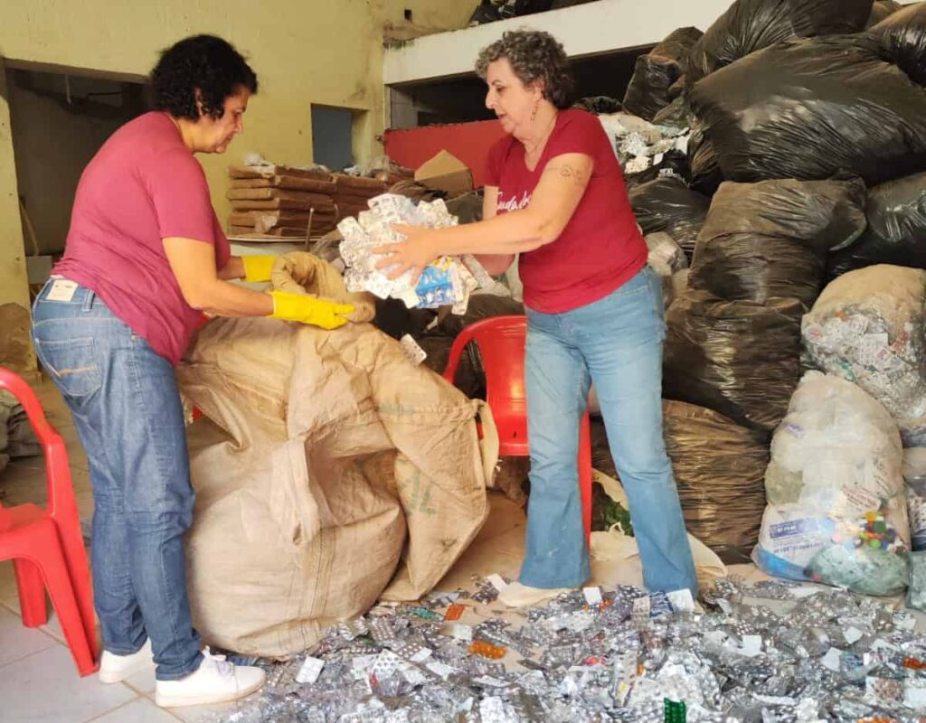 Projeto em Varginha transforma blisters em reciclagem e impacto social