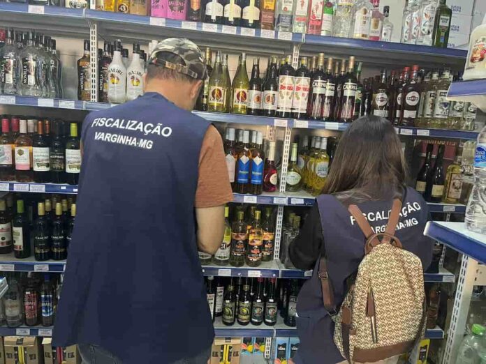IMG-20251024-WA0026 Vigilância Sanitária de Varginha reforça fiscalização de bebidas alcoólicas
