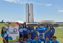 Alunos da Escola do Legislativo de Varginha participam do Câmara Mirim em Brasília Alunos da Escola do Legislativo de Varginha participam do Câmara Mirim em Brasília