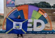 De Varginha para o Brasil: professora Sabrina Aparecida Pereira conquista destaque em premiação nacional de educação Professora Sabrina Pereira, da rede municipal de Varginha, está entre os 10 melhores projetos do Brasil no Prêmio Liga STEAM, que valoriza inovação e sustentabilidade na educação.