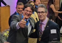Prefeito Leonardo Ciacci recebe Medalha Santos Dumont Prefeito Leonardo Ciacci recebe Medalha Santos Dumont