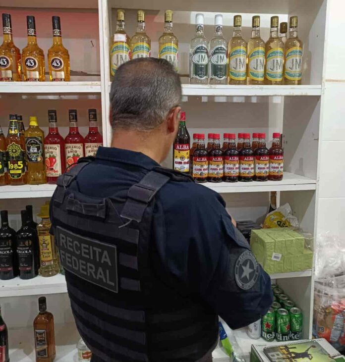 Receita Federal, PMMG, Vigilância Sanitária e Corpo de Bombeiros e IMA realizam da Operação Baco - Adegas do Crime em Varginha Receita Federal, PMMG, Vigilância Sanitária e Corpo de Bombeiros e IMA realizam da Operação Baco - Adegas do Crime em Varginha