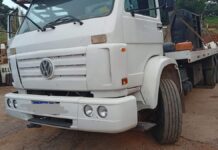Operação da PM encontra caminhões adulterados e peças desmontadas em Varginha PM encontra caminhões adulterados, peças e placas trocadas em operação no bairro Vargem, em Varginha. Caso segue para investigação da Polícia Civil.