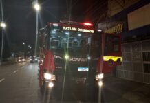 Bombeiros controlam princípio de incêndio em fábrica de móveis planejados em Varginha Bombeiros controlam princípio de incêndio em fábrica de móveis planejados em Varginha
