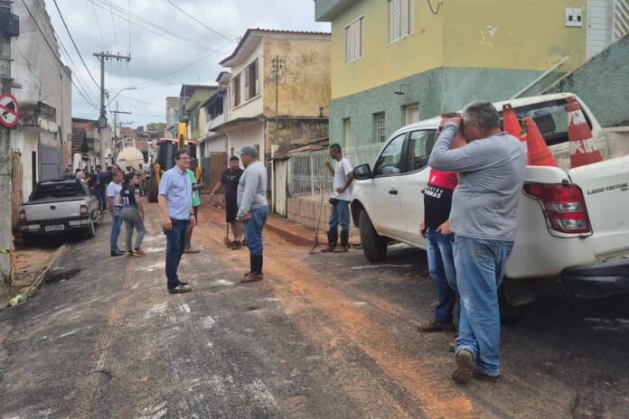 temporal-varginha Prefeito Leonardo Ciacci acompanhado de secretários municipais e equipe da secretaria de Obras em vistoria nos locais atingidos pelo temporal.