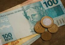 Servidores de MG terão reajuste de 5,4% com pagamento retroativo; veja quando cai na conta Dinheiro salário