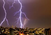 Centro meteorológico permite à Cemig antecipar riscos e planejar resposta a tempestades em Minas tempestade raios