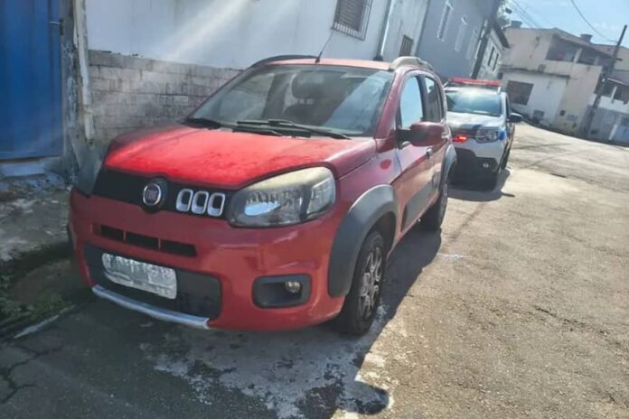 carro-recuperado-varginha PM localiza veículo furtado durante patrulhamento em Varginha