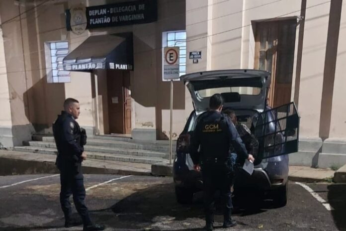 Guarda Civil Municipal conduz homem com mandado de prisão em Varginha