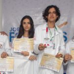 Victor Hugo Abreu (centro), de 17 anos, quer estudar Ciências da Computação
