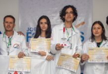Aluno do Sul de Minas conquista nota mil na redação do Enem 2025 Victor Hugo Abreu (centro), de 17 anos, quer estudar Ciências da Computação
