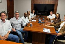 Entidades empresariais cobram melhorias no centro e no comércio de Varginha em reunião com prefeito Entidades empresariais discutem com prefeito de Varginha ações para fortalecer o comércio e a economia local