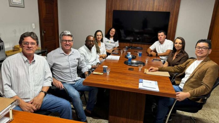 reuniao Entidades empresariais discutem com prefeito de Varginha ações para fortalecer o comércio e a economia local