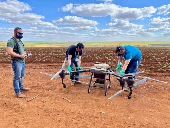 cursos-gratutios-sul-de-minas-gerais Cursos gratuitos em atividades rurais têm inscrições abertas no Sul de Minas. Imagem curso de drones