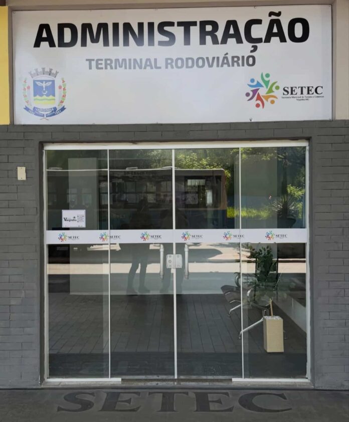 Nova Sala de Administração do Terminal Rodoviário de Varginha amplia atendimento ao público e passa a funcionar como ponto receptivo de informações turísticas no município.