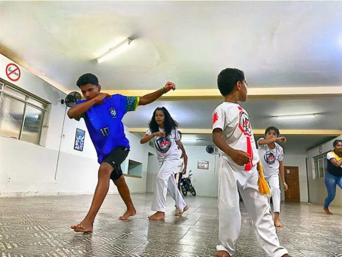 Instituto Assistencial e Educacional Ressurreição de Jequitinhonha (1) No município de Jequitinhonha, no Vale do Jequitinhonha, centenas de crianças são beneficiadas pelo programa AI6, da Cemig.