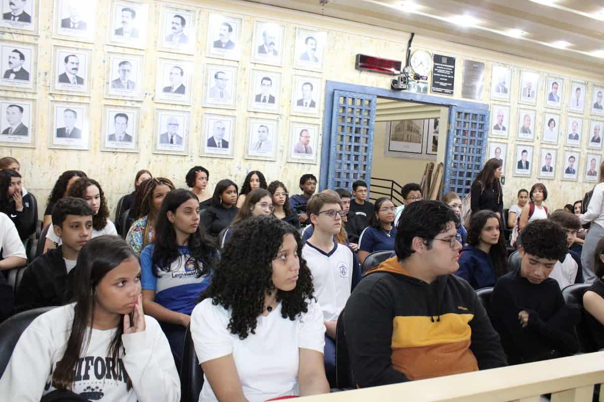 Câmara de Varginha inicia nova edição do Câmara Jovem com plenário lotado