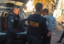 Homem é preso após desobedecer GCM e tentar agredir agentes durante ocorrência em Varginha Homem de 62 anos foi conduzido à Delegacia de Plantão após desobedecer a GCM e tentar agredir agentes durante ocorrência nas proximidades do Velório Municipal, em Varginha.