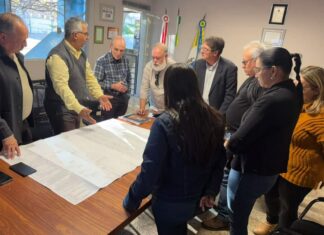 Prefeitura inicia planejamento para definir ocupação do Mercado Municipal de Varginha Reunião sobre a conclusão da obra e ocupação do Mercado Municipal