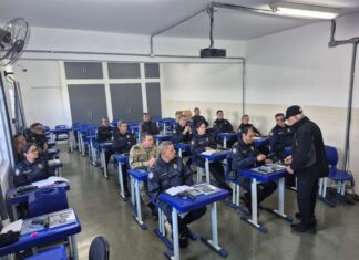 GCM de Varginha participa de curso de armeiro para manutenção de pistolas Glock .40 GCM de Varginha participa de curso especializado de armeiro para pistolas Glock .40 e reforça a capacitação técnica dos guardas municipais.