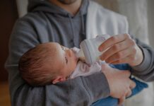 Dia dos Pais: ampliar a licença-paternidade é um avanço, mas ainda é preciso compartilhar o cuidado pai e filho bebê