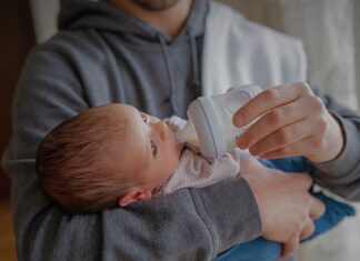 Dia dos Pais: ampliar a licença-paternidade é um avanço, mas ainda é preciso compartilhar o cuidado pai e filho bebê
