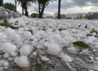 Temporal com granizo causa estragos em Varginha; veja como fica o tempo granizo