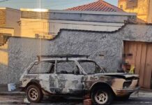 VW Brasília pega fogo em avenida no bairro Novo Horizonte, em Varginha VW Brasília pega fogo na Avenida Fleming, no bairro Novo Horizonte, em Varginha. Moradores e Bombeiros atuaram no combate às chamas.