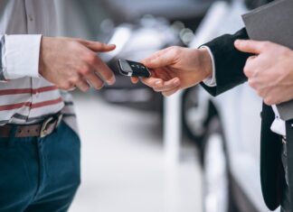 Transferência de propriedade movimenta uma série de etapas para quem compra ou vende um veículo