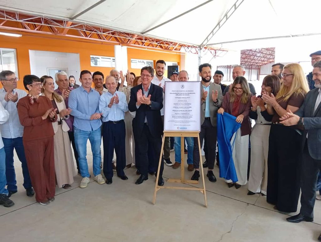 Escola Municipal Emiliano de Souza é inaugurada em Varginha.